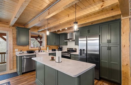 Sugar Mountain Cabin | Cozy Rustic Cabin on Sugar Mountain
