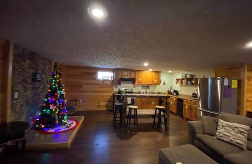 Fairhope Cabin | Cozy Rustic Cabin in the county!