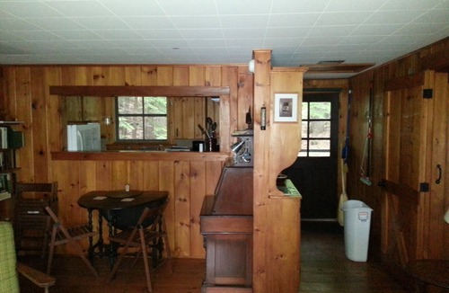 Tuftonboro Cottage | Cozy, Rustic Cottage on Lake Winnipesaukee