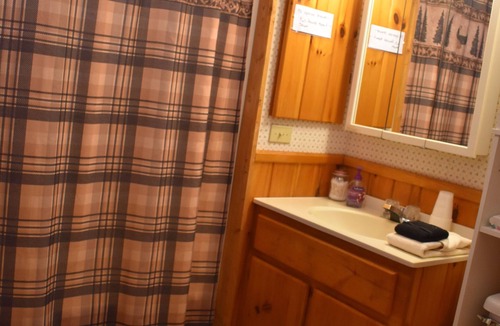 Forestport Cabin | Cozy Rustic Forestport Cabin: Centrally Located Just Before Adirondack Park 😊