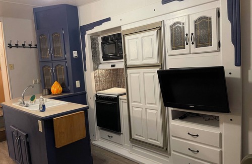 South Valley House | Cozy RV in Albuquerque