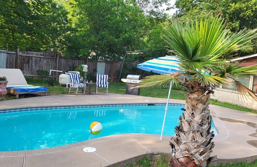 Austin House | Cozy RV in amazing Austin with AC, WiFi, Swimming Pool