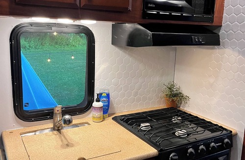 Marietta House | Cozy RV in Lovely Marietta with WiFi