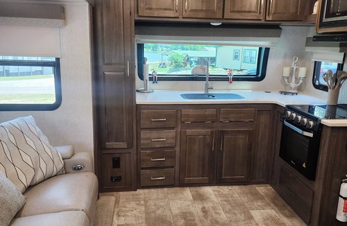 Mooresburg House | Cozy RV in Soothing Mooresburg with AC, WiFi, Beach/Boat Lake access and fishing