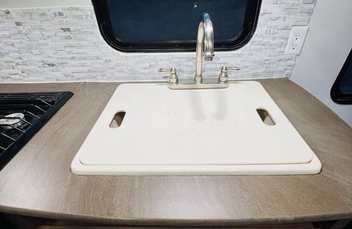 West Valley City House | Cozy RV in West Valley home with AC/Heat - private - 5 miles from SLC airport