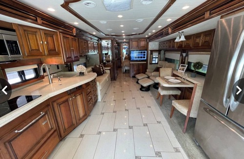 French Quarter House | Cozy RV in Wonderful Willis with WiFi, Fitness Room, AC