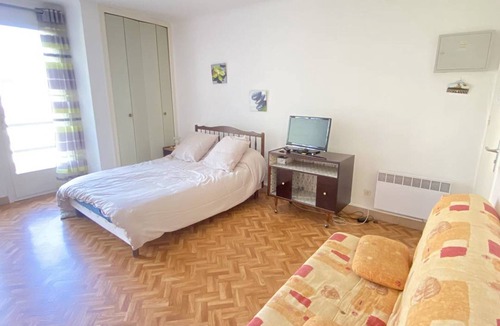 Amelie-les-Bains-Palalda Apartment | Cozy studio with balcony in Amélie-les-Bains - WIFI