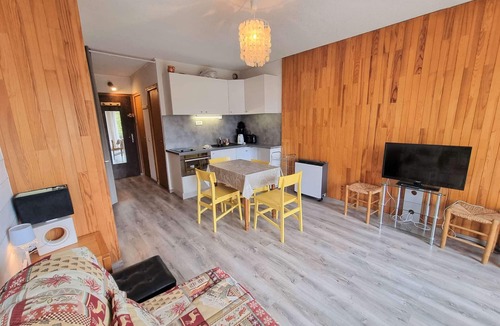 Saint-Michel-de-Chaillol Apartment | Cozy Studio for 4 with Balcony in Saint-Michel-de-Chaillol – Mountain Views, Pet-Friendly