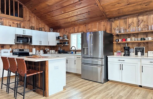 Northville House | Cozy Sacandaga Lake Home, Sleeps 15, Fire pit, Outdoor deck, Pet Friendly!