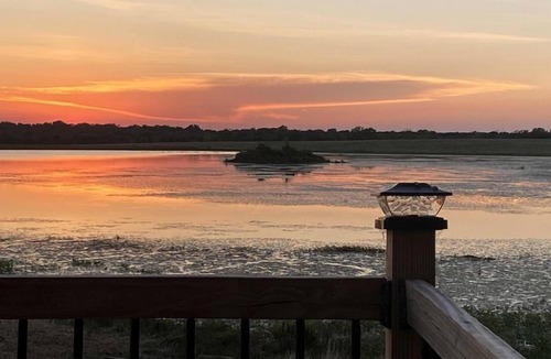 Miller Grove House | Cozy Safari Tent with Gorgeous Lake Views in Lone Oak, Texas