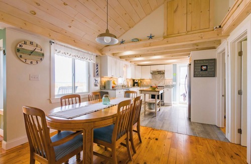 Sagamore Beach House | Cozy Sagamore Beach Cottage w/Modern Comforts