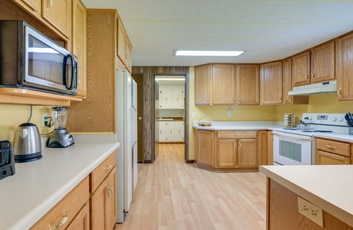 Salmon House | Cozy Salmon Home w/Mountain Views & River Access