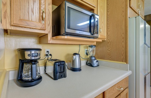 Salmon House | Cozy Salmon Home w/Mountain Views & River Access