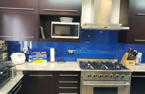 Sunset District House | Cozy San Francisco Home 4 Bd., 2 Ba. Chefs kitchen