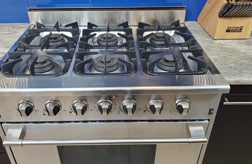 Sunset District House | Cozy San Francisco Home 4 Bd., 2 Ba. Chefs kitchen