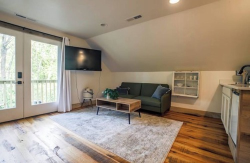 Franklin House | Cozy Sanctuary/Dwtn Franklin Studio w Priv Entry