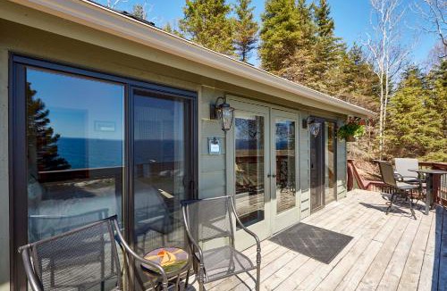 Schroeder Apartment | Cozy Schroeder Studio w/Deck on Lake Superior