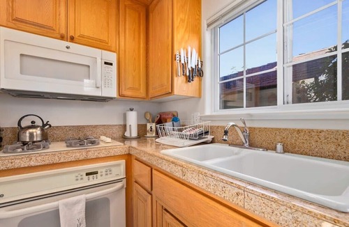 Seabright House | Cozy Seabright Beach Cottage