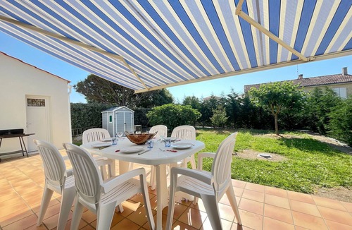 Bretignolles-sur-Mer House | Cozy Seaside House with Garden, WiFi, 300m to Beach