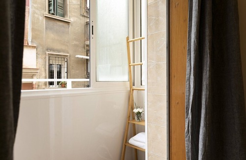 Barceloneta Apartment | Cozy Seaside Getaway in Barceloneta – Steps from the Beach!