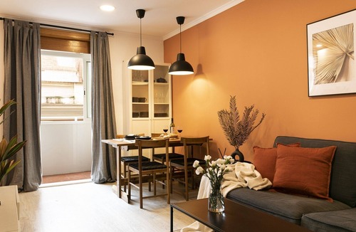 Barceloneta Apartment | Cozy Seaside Getaway in Barceloneta – Steps from the Beach!