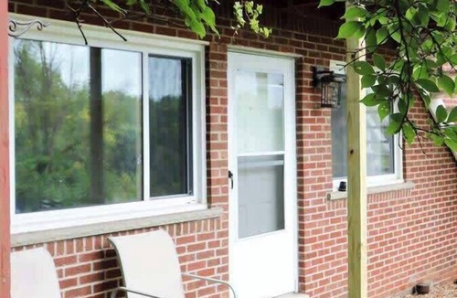 Ann Arbor House | Cozy Secluded *A2 North Side* 2BR