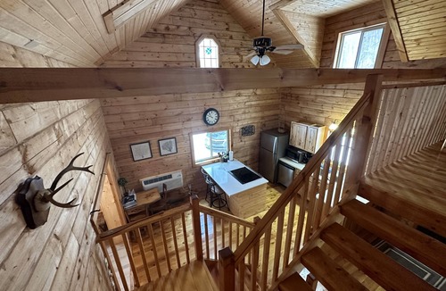 Ferryville Cabin | Cozy Secluded Cabin w/Hot Tub, Relax, Unwind & Stargaze