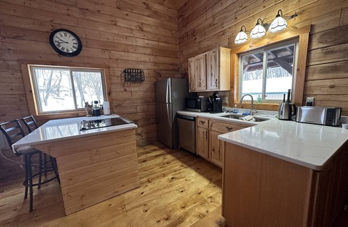 Ferryville Cabin | Cozy Secluded Cabin w/Hot Tub, Relax, Unwind & Stargaze