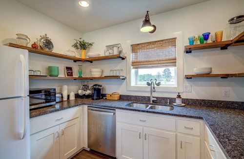 Greenville Cottage | Cozy, secluded country home on acreage and pond! *Wild Blue Yonder*