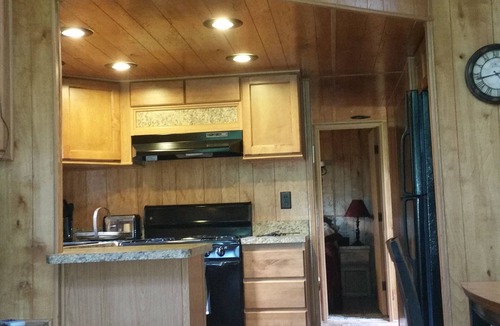 Lopez Island Cabin | Cozy, Secluded, Pet Friendly Cabin with Private Hot Tub.