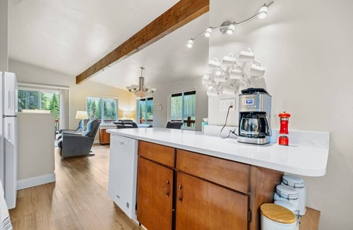 Vail Apartment | Cozy Secluded Riverfront Cabin Fireplace Parking