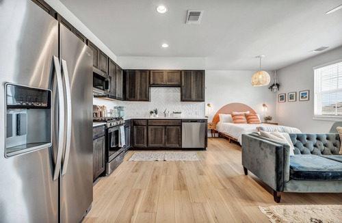 Austin Apartment | Cozy secluded studio with full kitchen - W&D