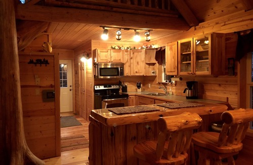 Munising Cabin | Cozy, Secluded, Year-Round Cabin: With A Hot Tub!