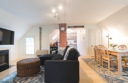 Back Cove Apartment | Cozy Second Floor Apartment, On Back Cove.