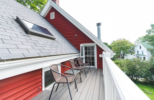 Back Cove Apartment | Cozy Second Floor Apartment, On Back Cove.