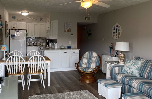 Duck Condo | Cozy Second Floor Unit in Oceanfront Condominiums w/Ocean View - Linens provided