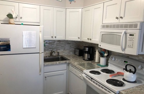 Duck Condo | Cozy Second Floor Unit in Oceanfront Condominiums w/Ocean View - Linens provided