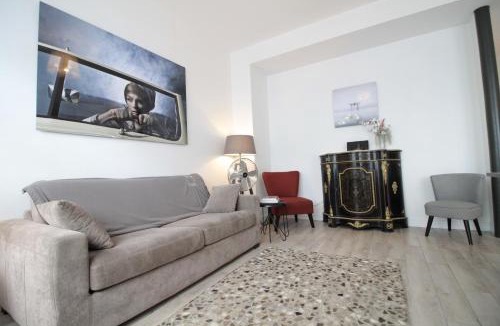 Quartier de la Maison-Blanche Apartment | Cozy Select