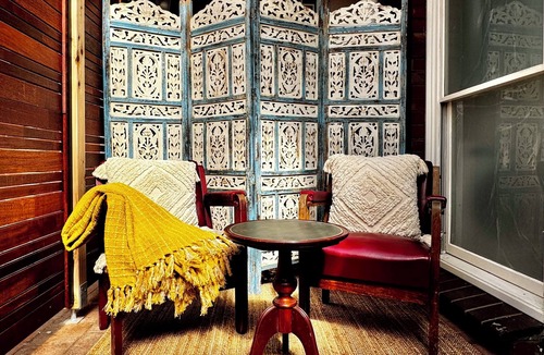 Wantirna South Apartment | Cozy Self Contained Studio + Seperate Spacious Living Room