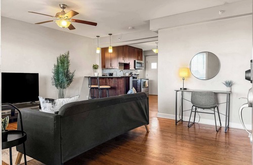 Arlington Heights Apartment | Cozy & Serene 1BR Escape