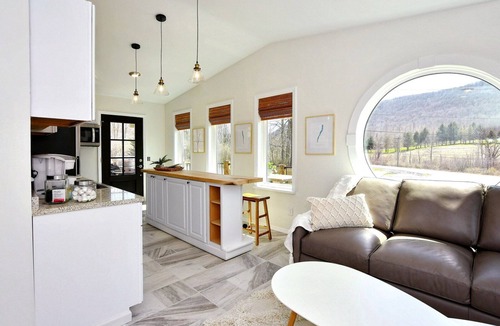 Naples House | Cozy Serene 2bd Finger Lakes Home w/Amazing Views