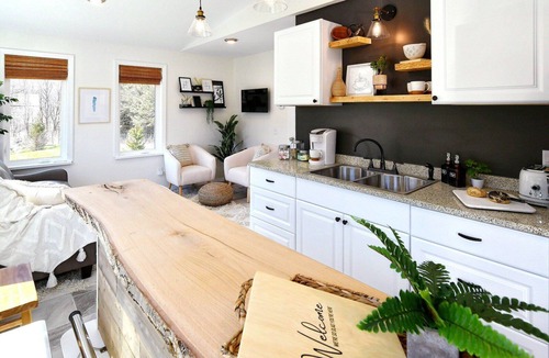 Naples House | Cozy Serene 2bd Finger Lakes Home w/Amazing Views