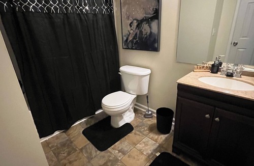 Clarkdale House | Cozy shared space with in law suite in Austell