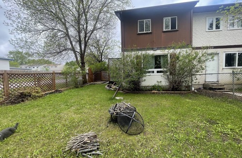 Fort Gary House | Cozy shared stay on the corner of Houde Drive.