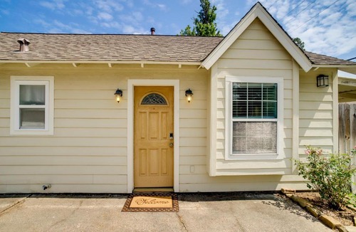 Shenandoah House | Cozy Shenandoah Home < 2 Mi to The Woodlands Mall!