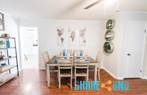 Sherwood House | Cozy Sherwood Retreat - 3br, Bbq, Fenced Backyard