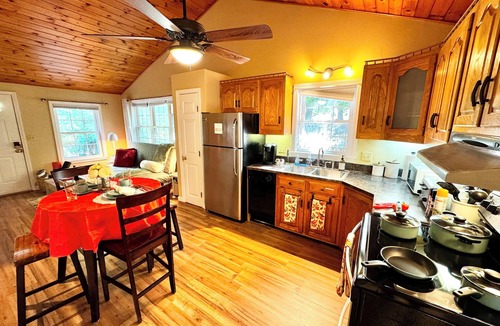 Fitchburg Apartment | Cozy side-by-side 1 bed 1 bath Apartment - Relaxing Getaway