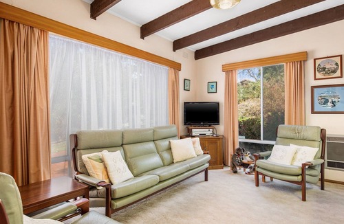 Silverleaves House | Cozy Silverleaves Cottage