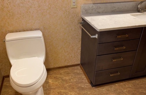 Lake Hills House | Cozy & simple