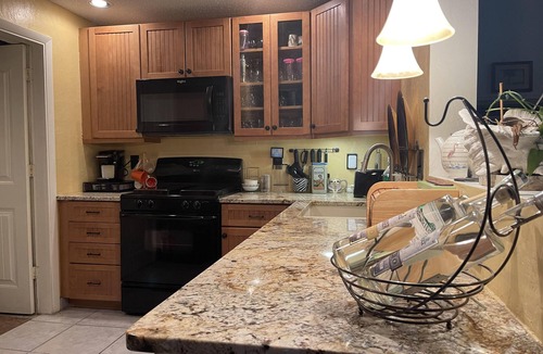 North Andrews Gardens House | Cozy single family home.